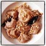 Ravioli con castagne, pecorino e rosmarino