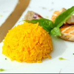 Sformatino di riso pilaf giallo